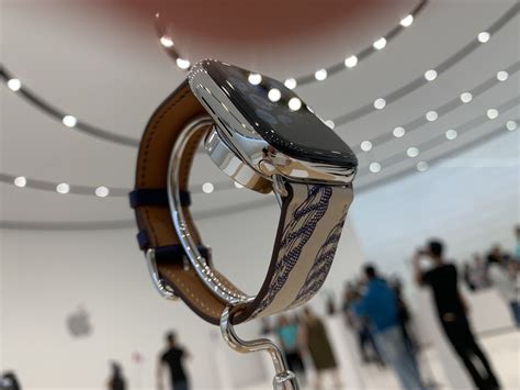 hermes silver titanium vs apple watch